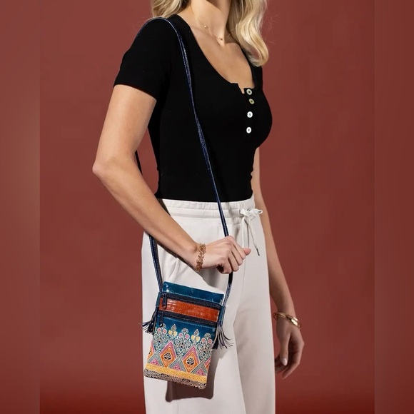 Macchia di Ruggine Olivia NWT 100% Genuine Leather Crossbody Boho Cellphone Bag - Picture 4 of 8